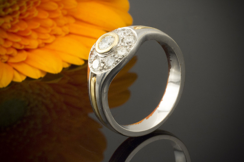 Bicolor BrillantRing Ring mit Brillanten Top Wesselton in Gelbgold Weißgold 750 