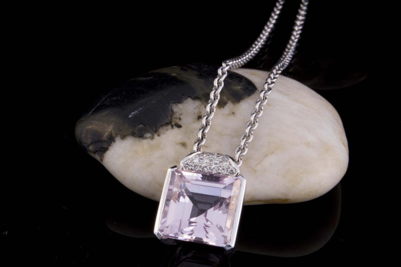 750er Weißgold Kette Collier mit rosa Morganit & Diamanten 