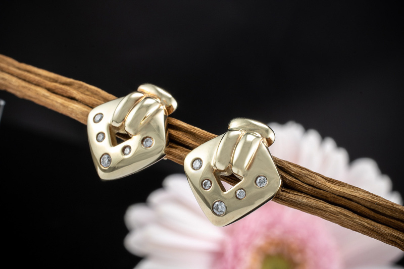 Besondere Ohrstecker klassisch mit Brillanten für jeden Tag Gelbgold 585 
