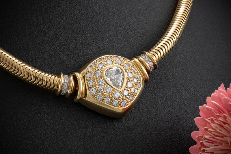 Simon Luxus Herz Collier mit Herzschliff Diamant und Brillanten Gold 750 