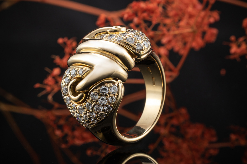 BVLGARI Bulgari Ring Verspielt mit feurigen Brillanten in 750er Gelbgold 