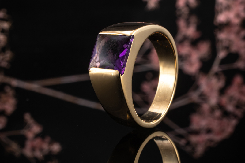 Cartier Ring Tank mit 1 Amethyst Massiv 750er Gelbgold Großes Modell 55 