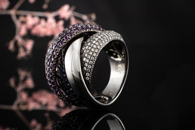 Geschwärzer 750er Weißgold Ring mit weißen Diamanten Amethyst und Saphir 