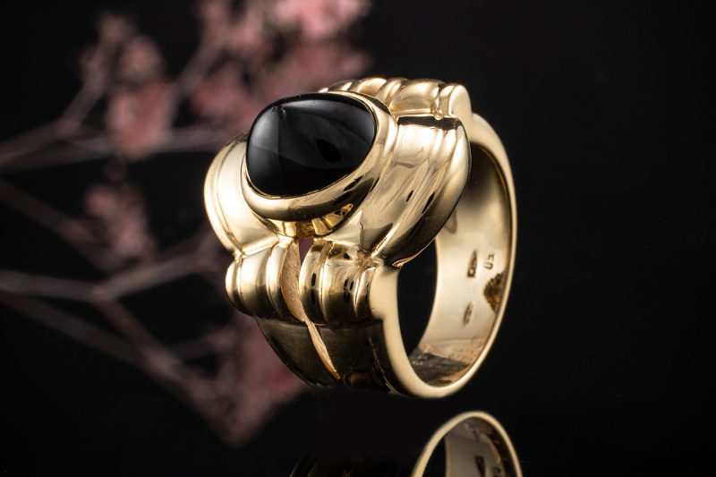 Vintage Piaget Ring mit Onyx Schwarz Breites Modell in 750er Gelbgold 