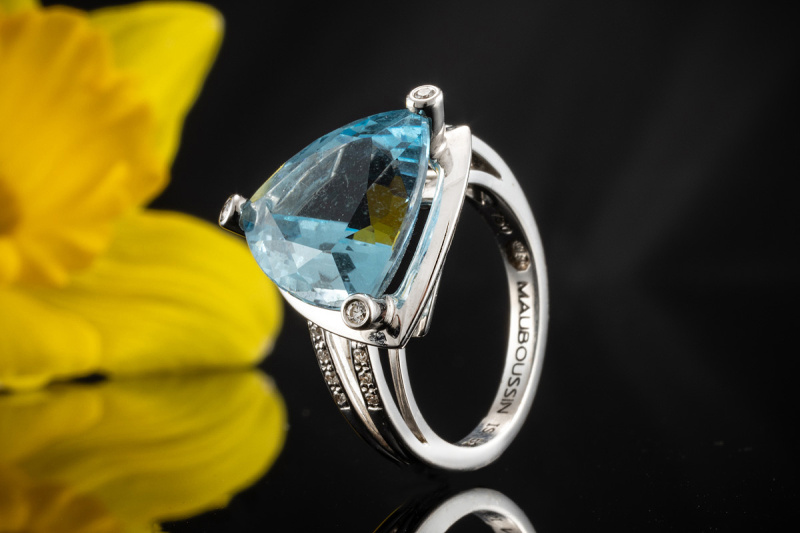 Mauboussin Ring Blauer Topas und Diamanten Brillanten in 750er Weißgold 