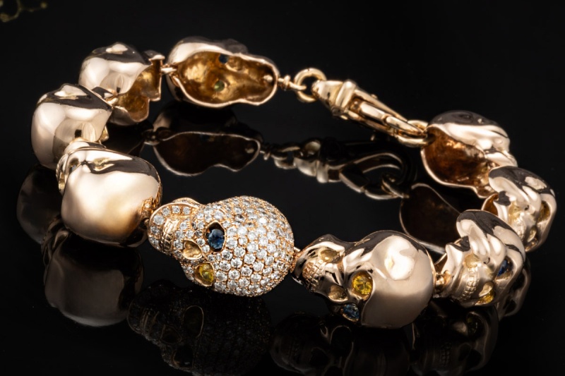 Totenkopf Armband Diamanten und Saphir Blau Gelb in 750er Roségold 22 cm 