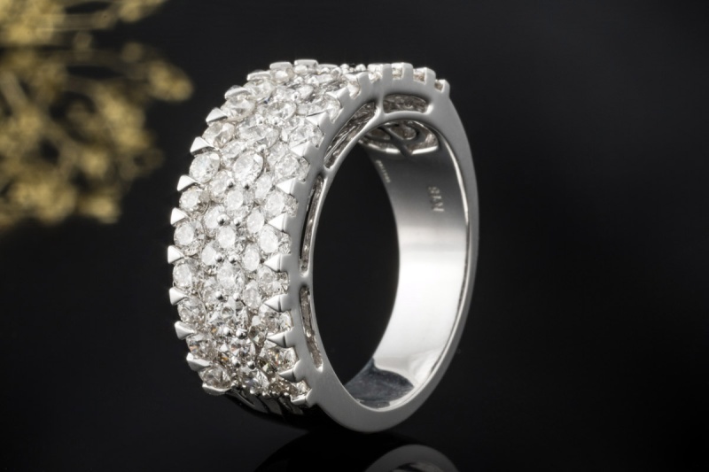 Ring Breiter Bandring mit Diamanten handgefertigt in 750er Weißgold 