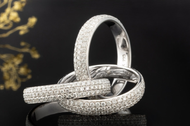 Designer Dreier Ring 3,50 Carat Diamanten rundum in 750er Weißgold Gr 52 