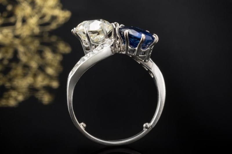 Antiker Saphir und Diamant Ring Altschliff Blau Weiß in Weißgold Arbeit 