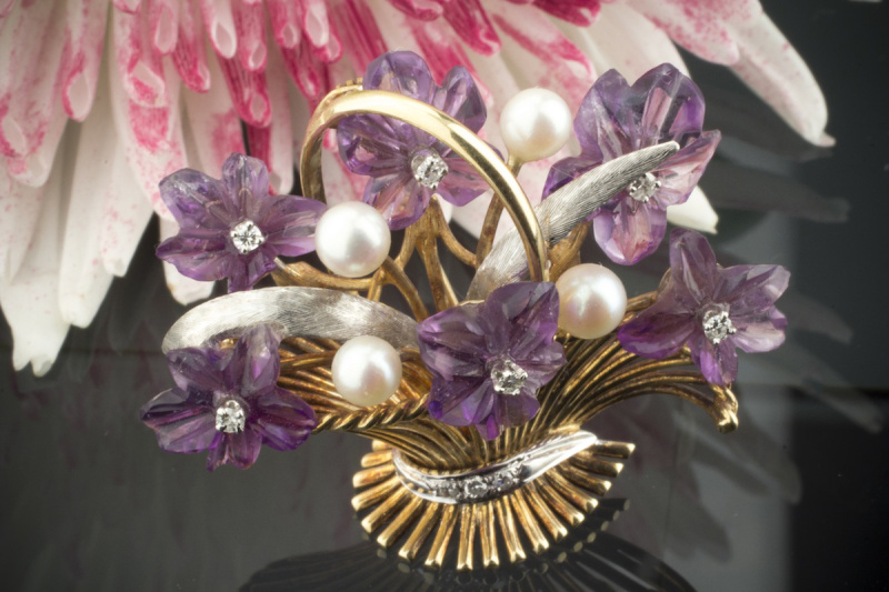 Alte Brosche / Nadel BLUMENKORB mit Amethyst Perlen & Brillanten 585er Gelbgold 