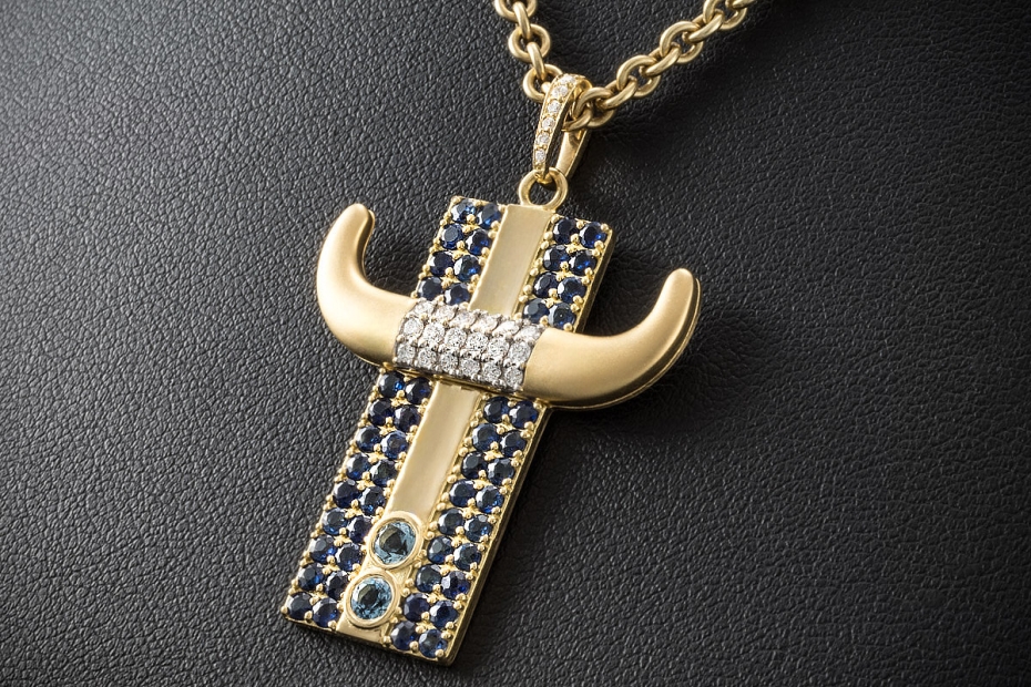 Jazychic Stier Sternzeichen Anhänger Blaue Saphire Diamanten in Gelbgold 