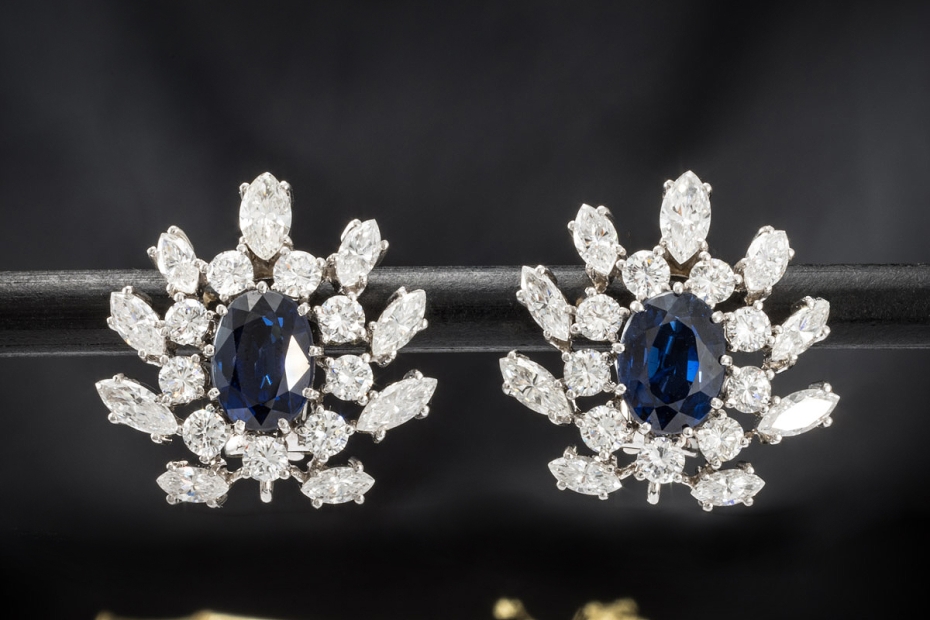 Ohrringe Ohrclips mit Oval Saphir und Diamanten in Platin und Weißgold 