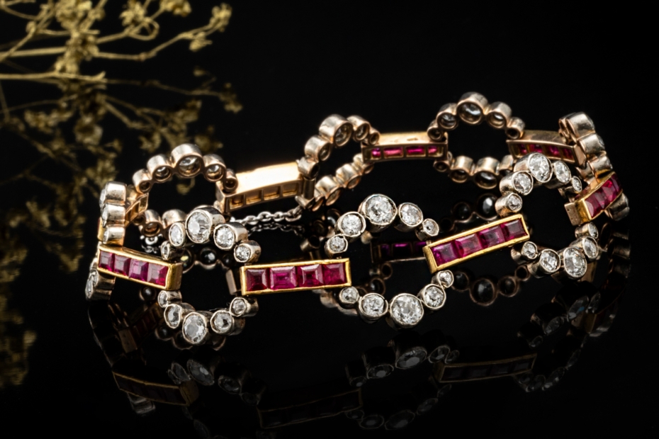 Antikes Armband Vintage Diamanten und Rubine detailverliebt in Gelbgold 