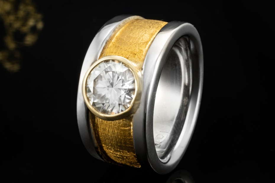 Massiver Bicolor Solitär Ring 2 Carat Diamant 750er Gold Hammerschlag 