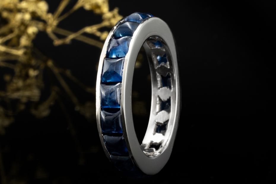 Memoire Ring mit Cabochon Saphiren Vintage Handarbeit Platin 950 Gr. 53 