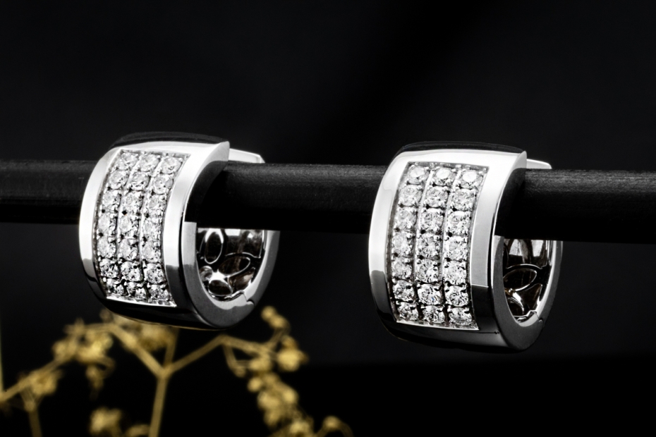 Ohrringe Runde Creolen Pavé Diamanten Goldschmiedearbeit in Weißgold 750 