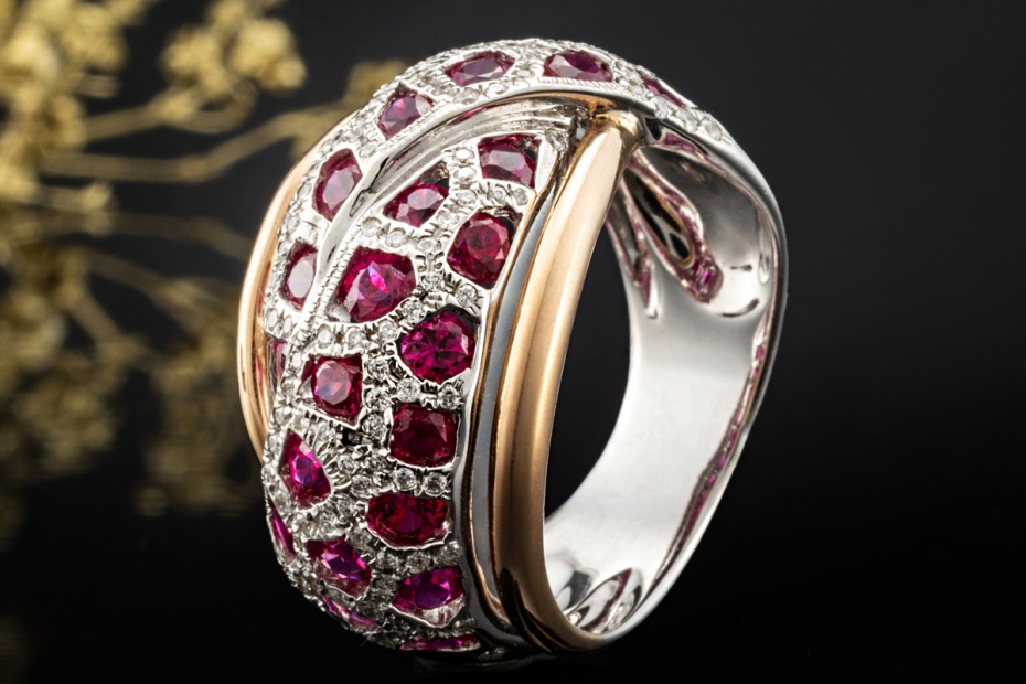 Mystischer Ring Rubin und Diamanten 750er Weißgold mit Roségold Akzenten 