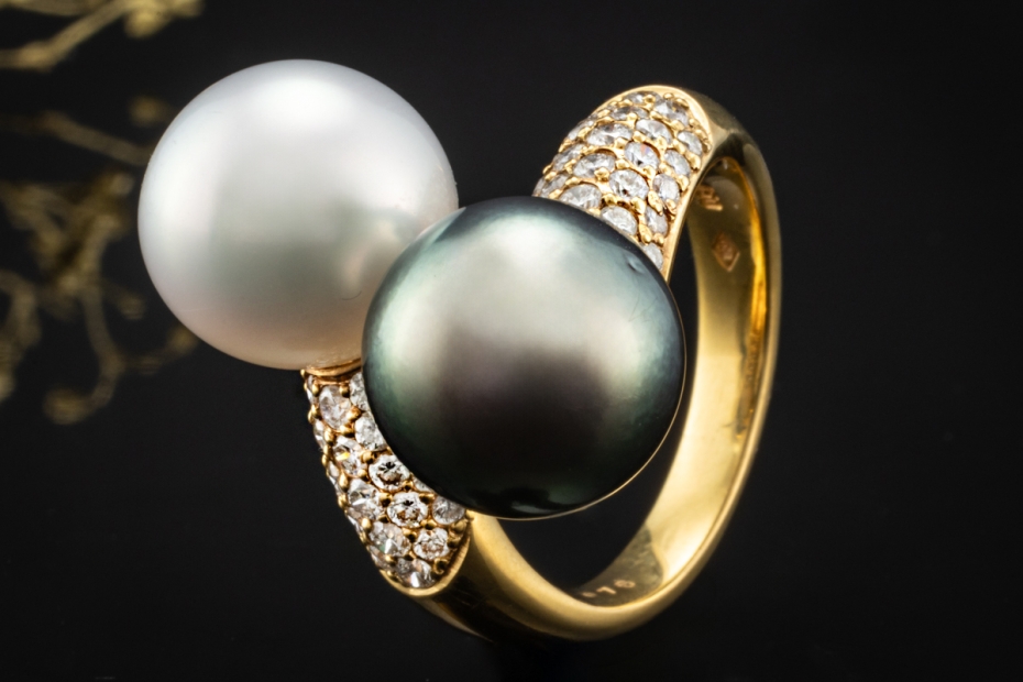 Perlen Ring Südsee und Tahiti Zuchtperle mit Diamanten in 750er Gelbgold 