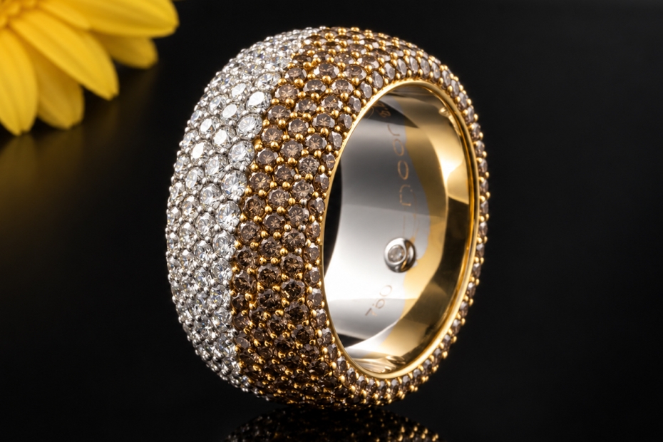 noor Pavé Ring mit weißen und braunen Diamanten in Weißgold Gelbgold 750 