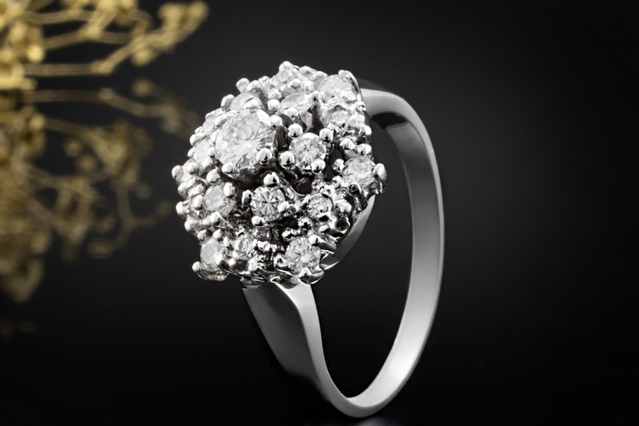 Diamant-Cluster Ring Diamanten 585er Weißgold Vintage Goldschmiedearbeit 
