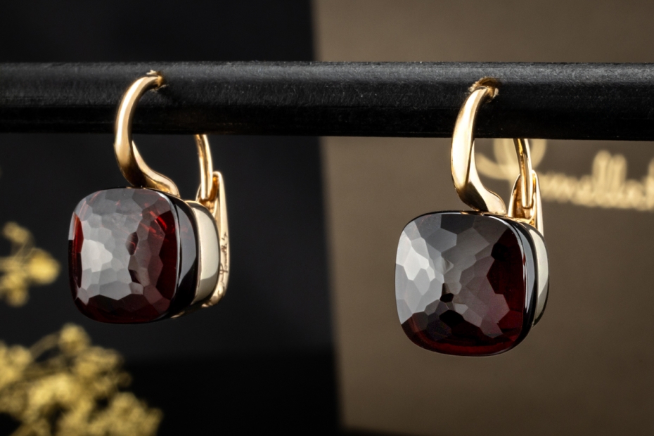 Pomellato Ohrringe Ohrstecker Nudo Classic mit Granat in 750er Gelbgold 