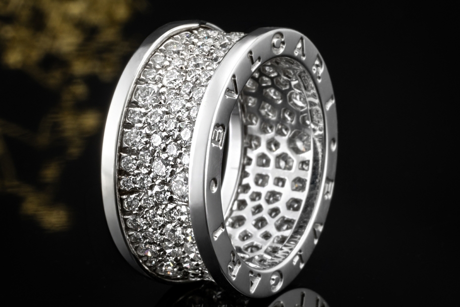 BVLGARI B.zero1 Ring mit Pavé Diamanten Großes Modell in 750er Weißgold 