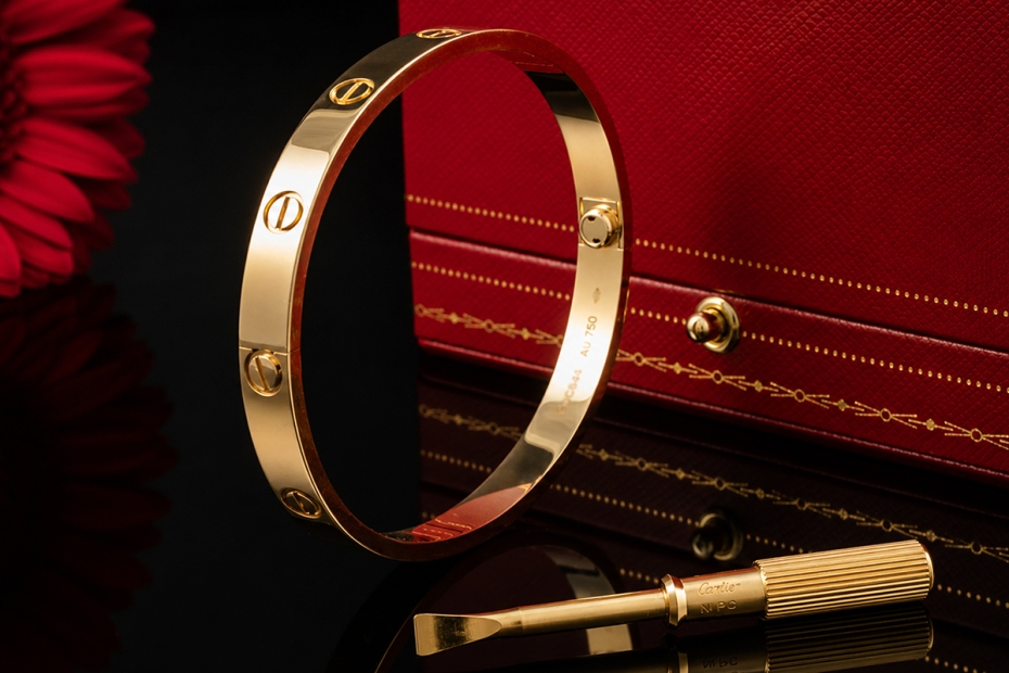 Cartier Love Armreif Armband Neues Modell in Gelbgold 750 Gr 18 Full Set 