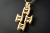 Victor Mayer Anhänger im Kreuz Design mit Diamanten in 750er Gelbgold 