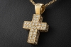Kreuz Anhänger mit Diamanten im Pavé Vollbesatz gefertigt in Gelbgold 