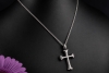 Juwelier Leicht Kreuz Anhänger Diamanten schwarze Saphire 750er Weißgold 