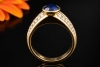 Ovaler Saphir Ring mit Diamanten in 750er Gelbgold Goldschmiedearbeit 