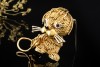 Vintage Brosche Löwe Goldschmiedearbeit Rubin und Saphir 750er Gelbgold 