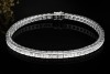 Luxuriöses Tennisarmband mit Baguetteschliff Diamanten in 750er Weißgold 