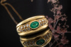 Anschmiegsamer Smaragd Ring mit klassischer Farbe und Brillanten in Gold 