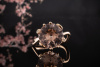 Dior Ring mit facettiertem Rosenquarz und 2 Diamanten in 750er Rosegold 