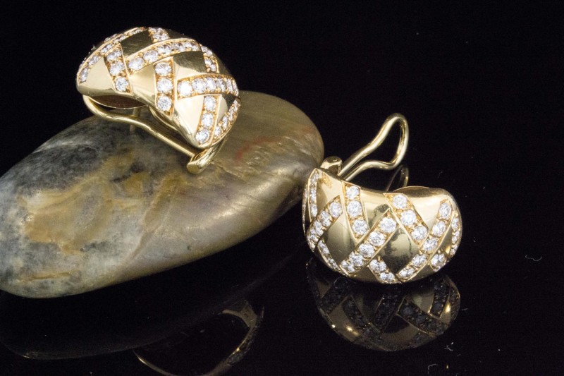 Ohrringe Ohrstecker mit Clip Massive Diamant Arbeit in Gelbgold 750 