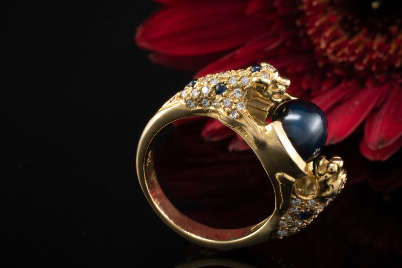 Leoparden Ring Saphire im Cabochon Schliff und Brillanten Gold 750 