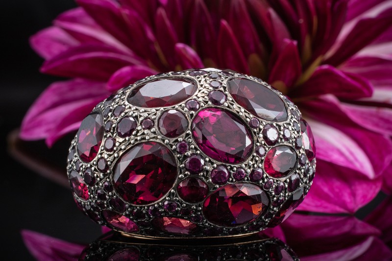 Großer Pomellato Ring Tabou mit Rhodolith Granat in 750er Roségold Gr 53 