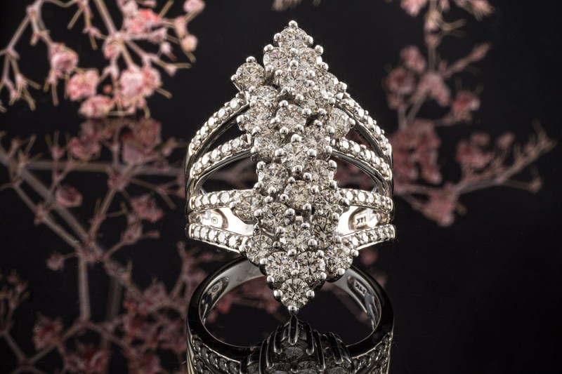 Moderner Ring 28 mm lang mit 2,5 Ct Diamanten Brillanten in Weißgold 585 