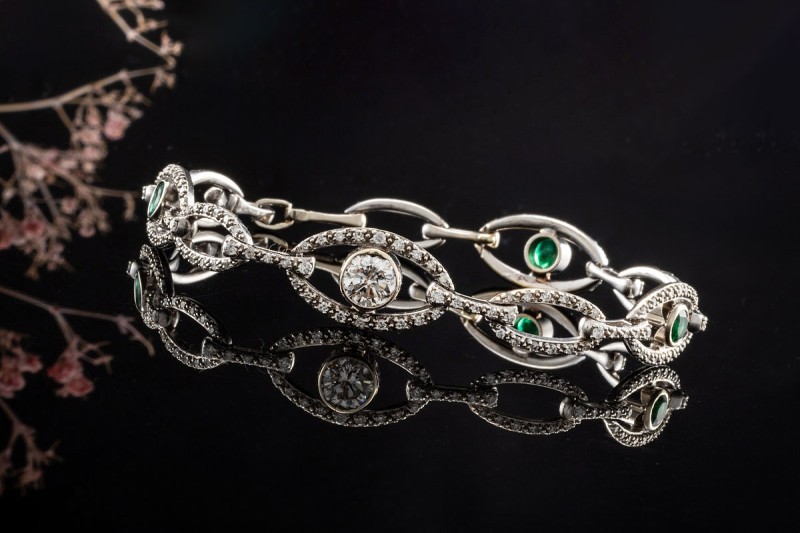 Art deco Armband mit Smaragd und Diamanten Brillanten in 585er Weißgold 