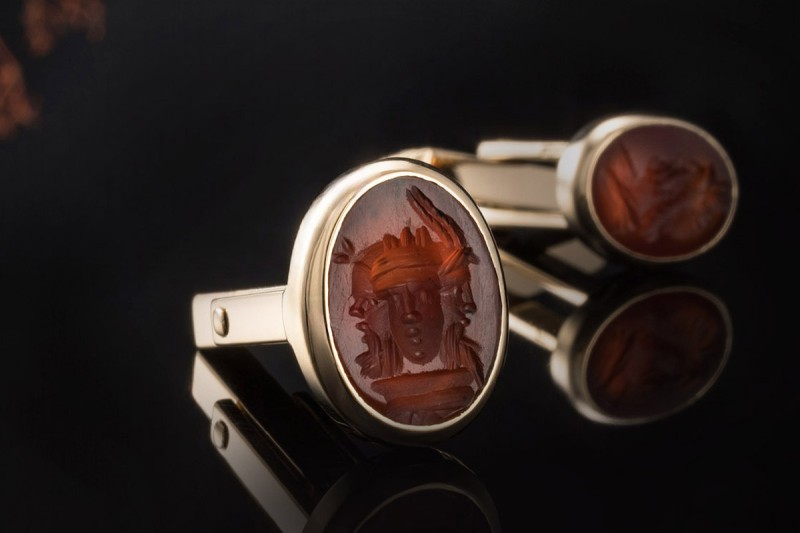 Manschetteknöpfe mit Karneol Intaglio Indianermotive in 750er Gelbgold 