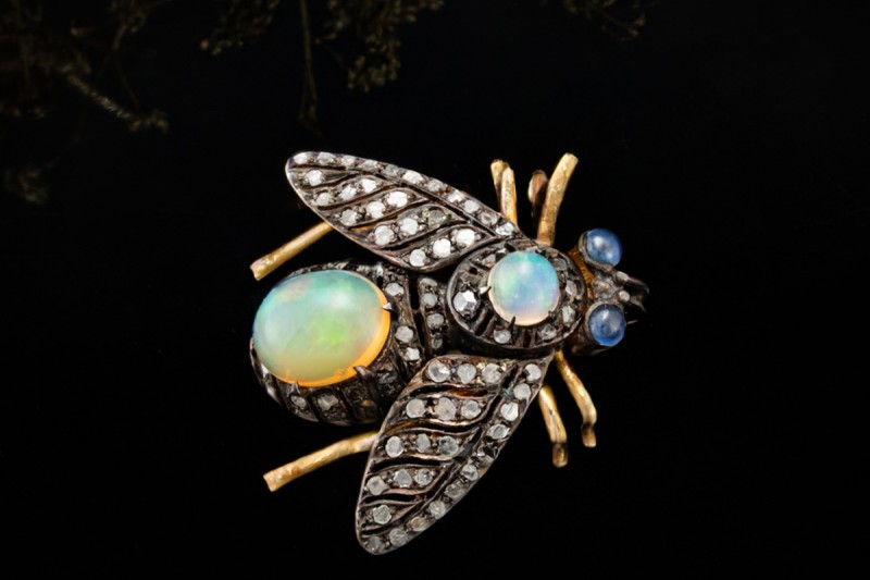 Fliege Brosche Nadel Vintage Tiermotiv Opal Diamanten in Silber Gelbgold 