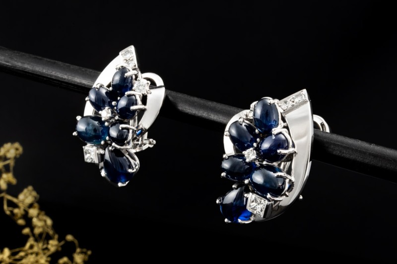 Ohrringe Ohrclips Saphir Cabochons Princess Cut Diamanten 750er Weißgold 