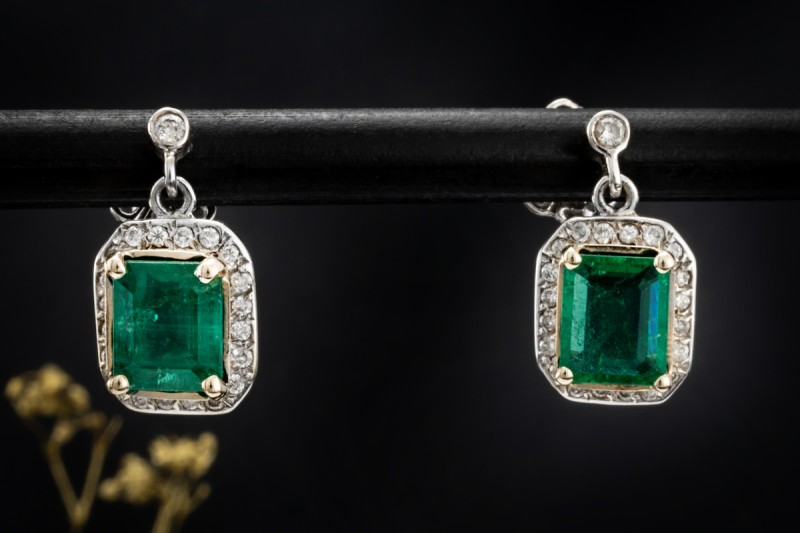 Antike Ohrringe Ohrstecker mit Smaragd und Diamanten in 750er Weißgold 