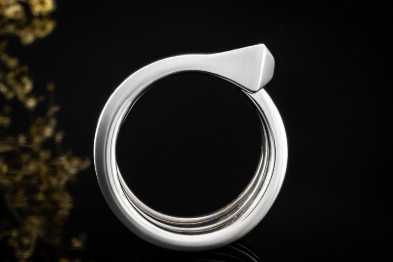 Gucci Chiodo Nagel Ring mit 4 Reihen Massiv in 750er Weißgold Größe 56 
