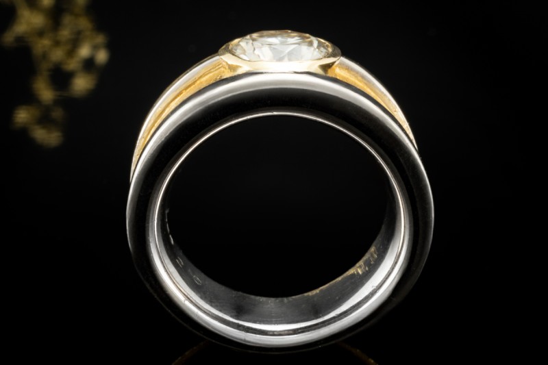 Massiver Bicolor Solitär Ring 2 Carat Diamant 750er Gold Hammerschlag 