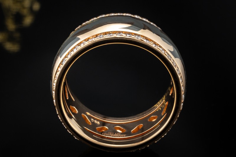 Leo Wittwer Ring Breit mit Emaille Grau und Diamanten Roségold 750 