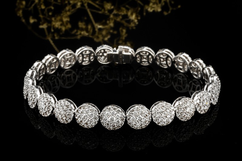 Armband Rundelemente mit Diamanten Goldschmiedearbeit in 750er Weißgold 