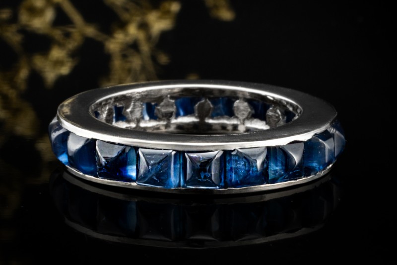 Memoire Ring mit Cabochon Saphiren Vintage Handarbeit Platin 950 Gr. 53 