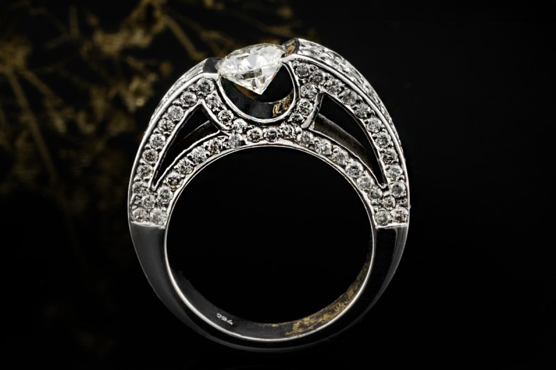 Diamant Ring Spannring Einkaräter Asymmetrische massive Weißgold Arbeit 